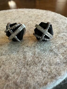 David Yurman cable wrap studs w/dismonds 11mm.